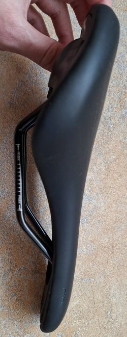 Sedlo Force GLIDE sportovní, černé