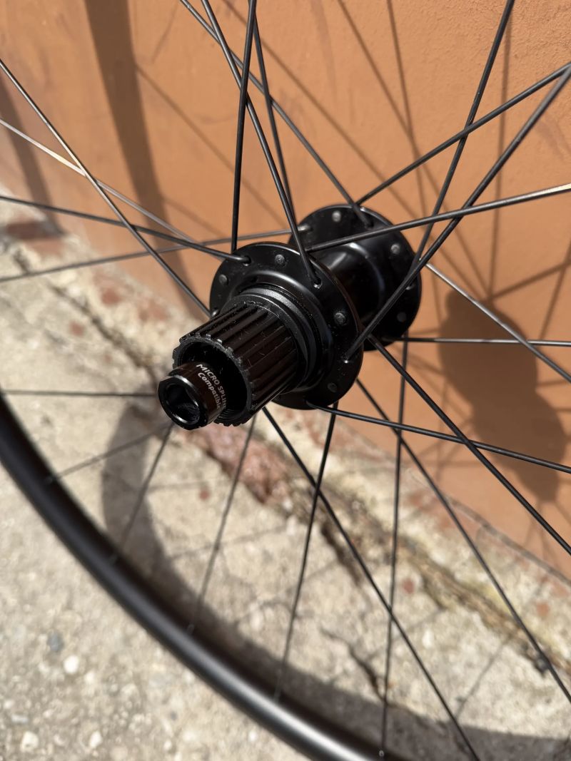 Gravel kola DT Swiss