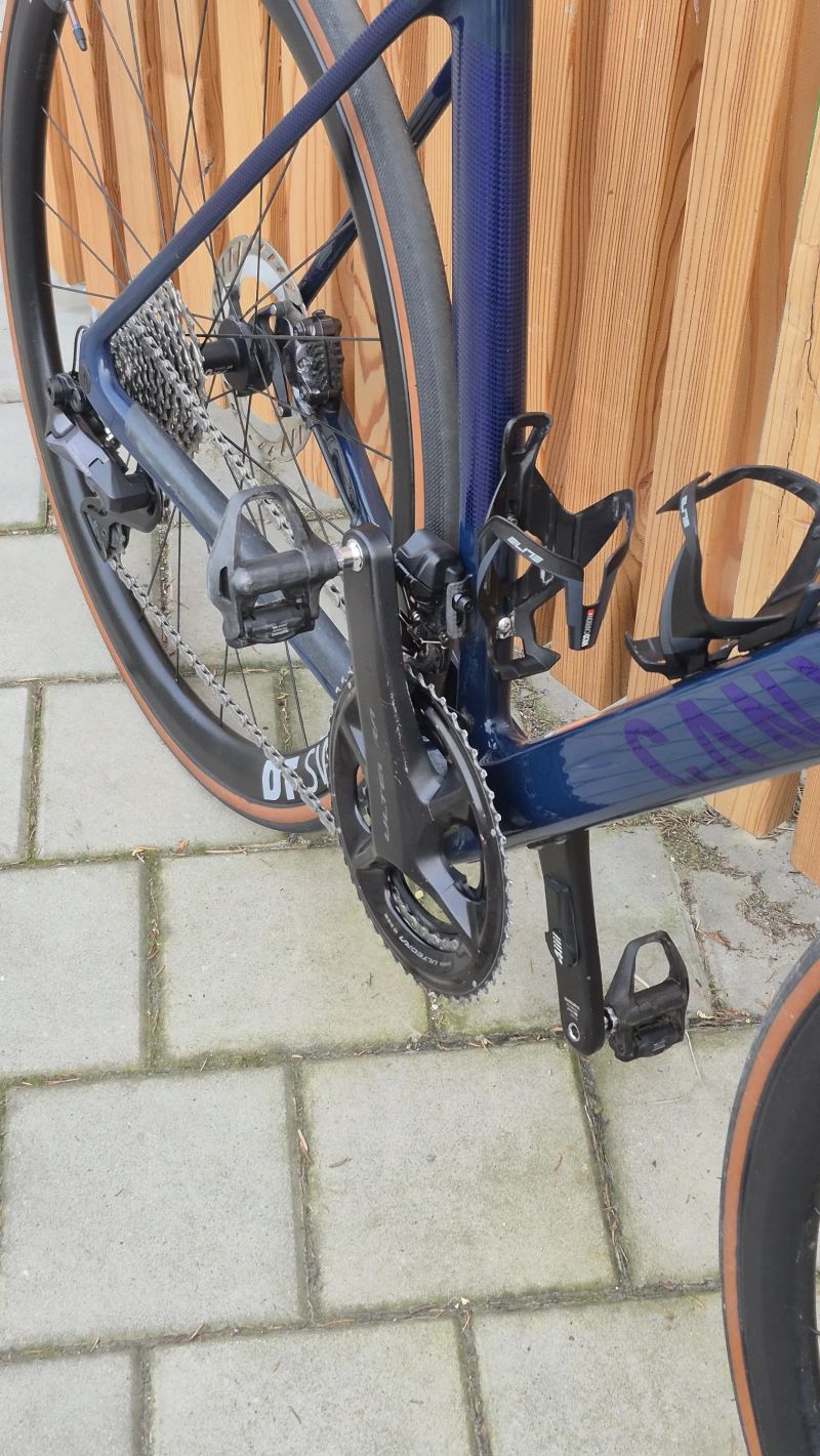 Canyon Endurance CF SLX 8 Di2 Aero (vel. L) – Ultegra Di2, DT Swiss ERC 1400, wattmetr 4iiii