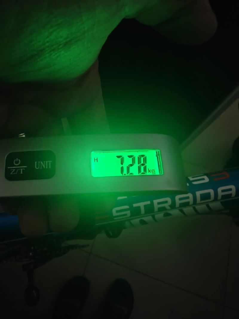 Italská legenda CINELLI ESTRADA – Full Karbon, Campagnolo Chorus & Bombshell