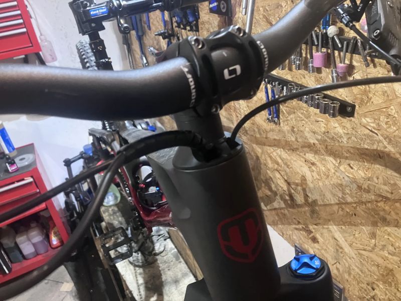  MONDRAKER Foxy Carbon R 29 MIND, cherry red/carbon