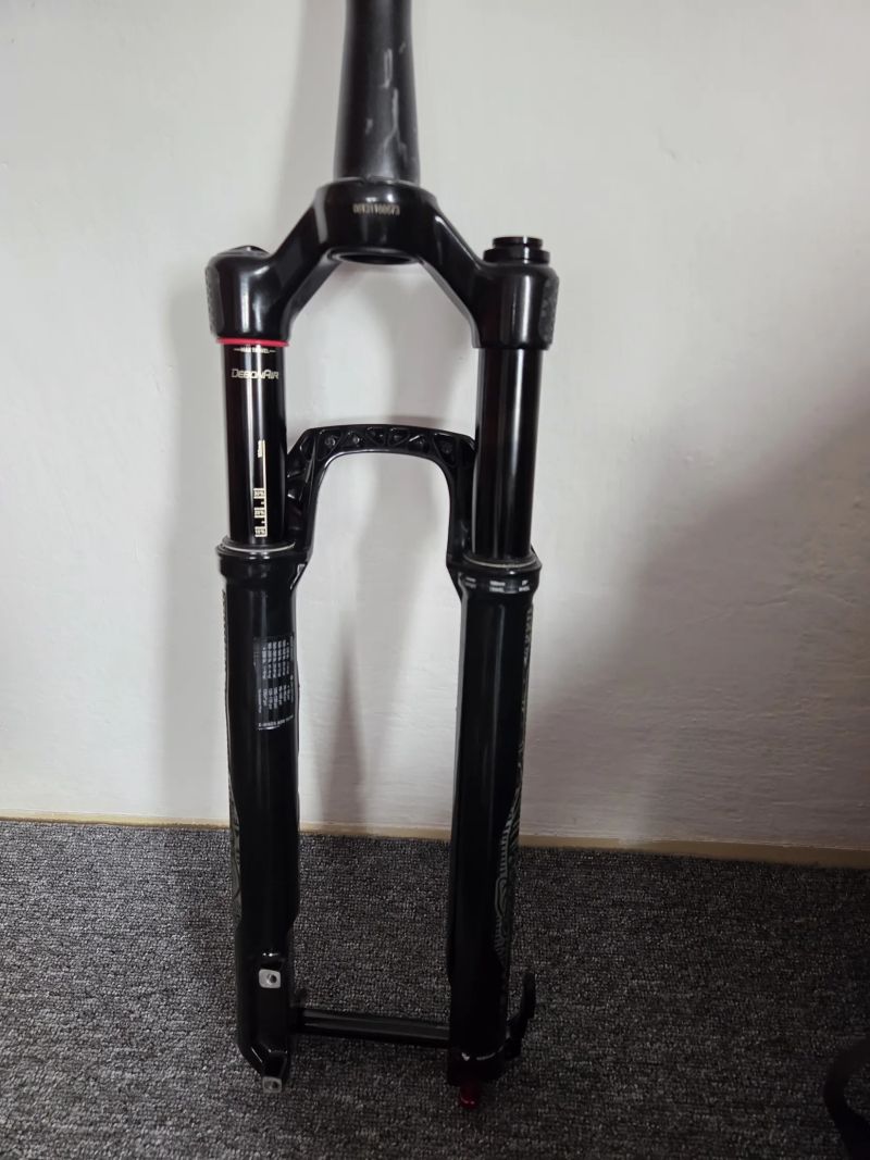  RockShox SID SL Base (Rush) – 1000 km, po servisu, TOP stav