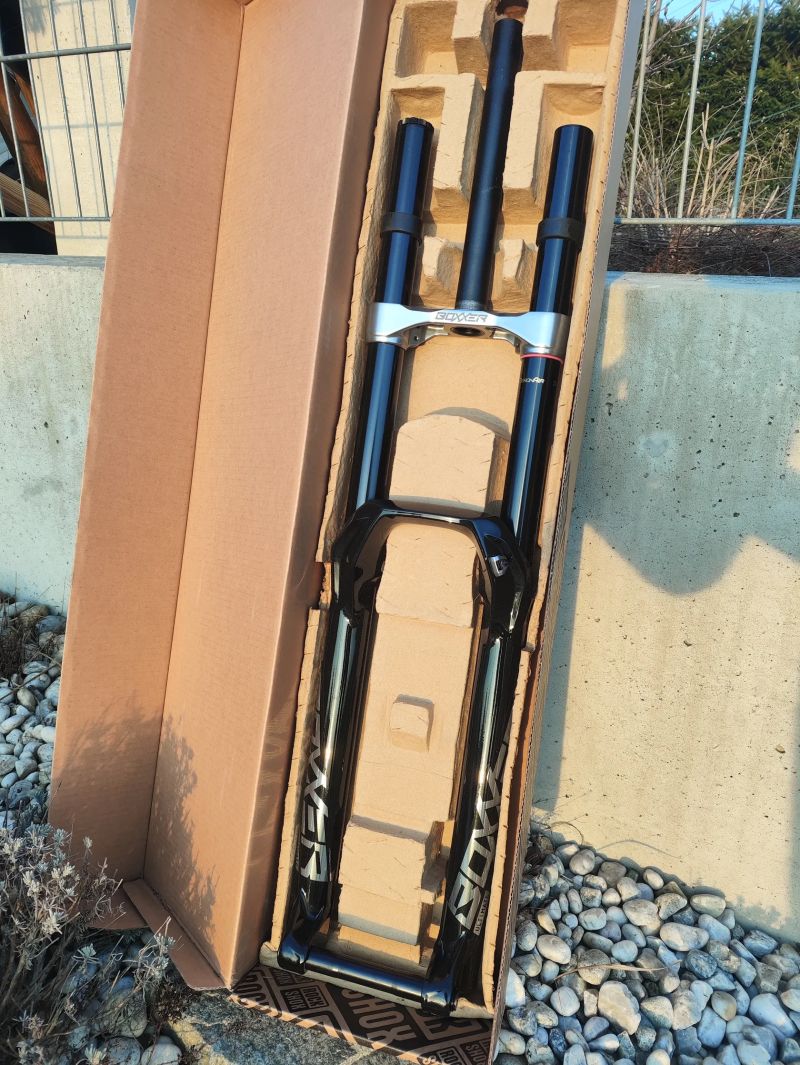 Nová RockShox BoXXer Ultimate Charger 2.1 RC2 Debon Air 29"