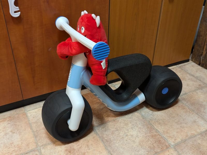 Woom WOW první odrážedlo, samo-vyvažovací, plyšák Buddy