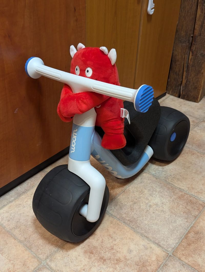 Woom WOW první odrážedlo, samo-vyvažovací, plyšák Buddy
