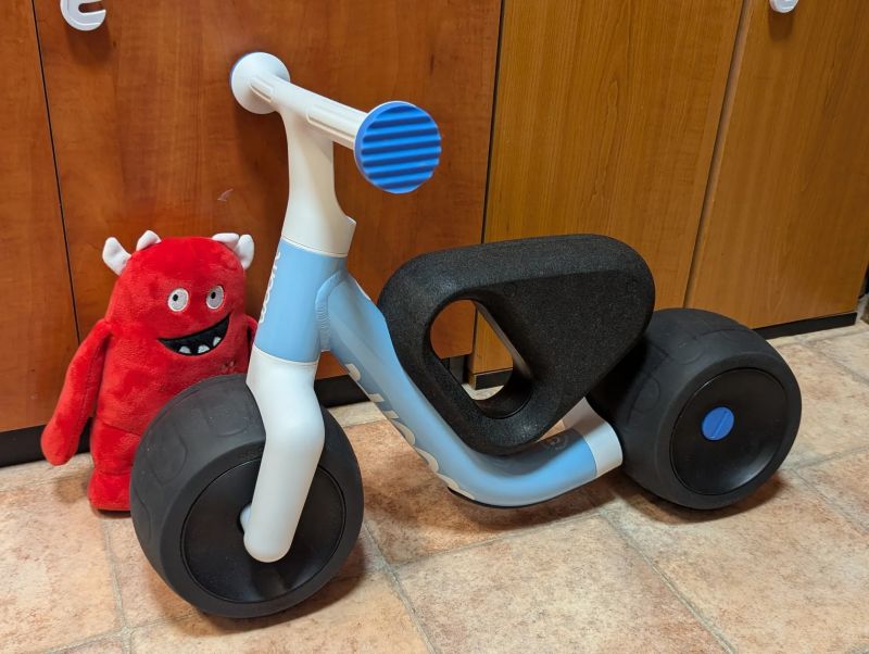 Woom WOW první odrážedlo, samo-vyvažovací, plyšák Buddy