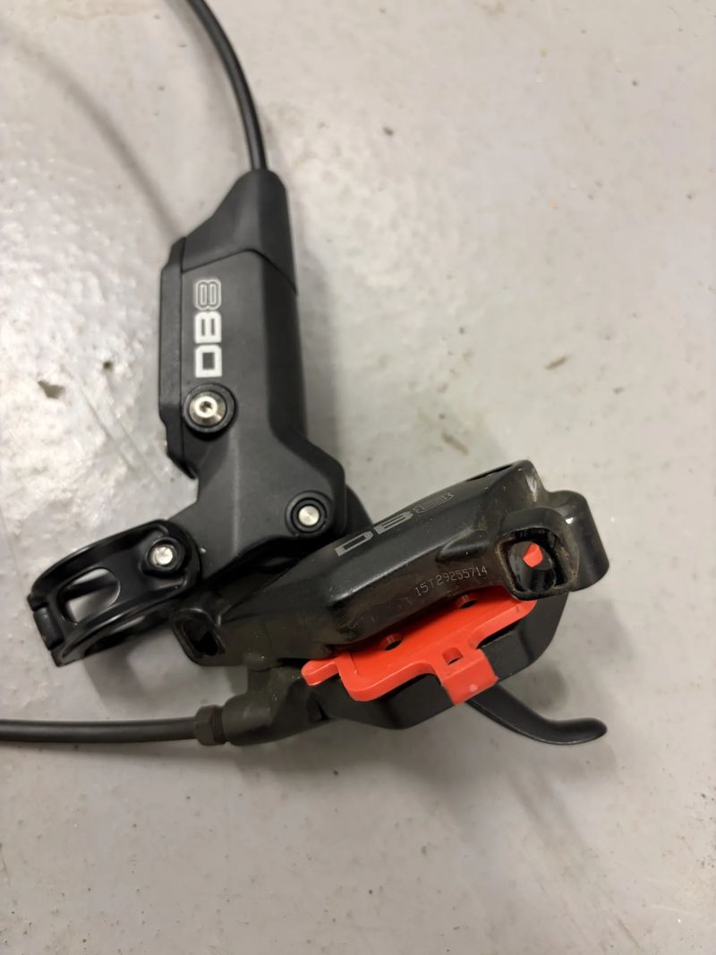 Prodam set brzd Sram DB8 + sada novych Galfren desticek