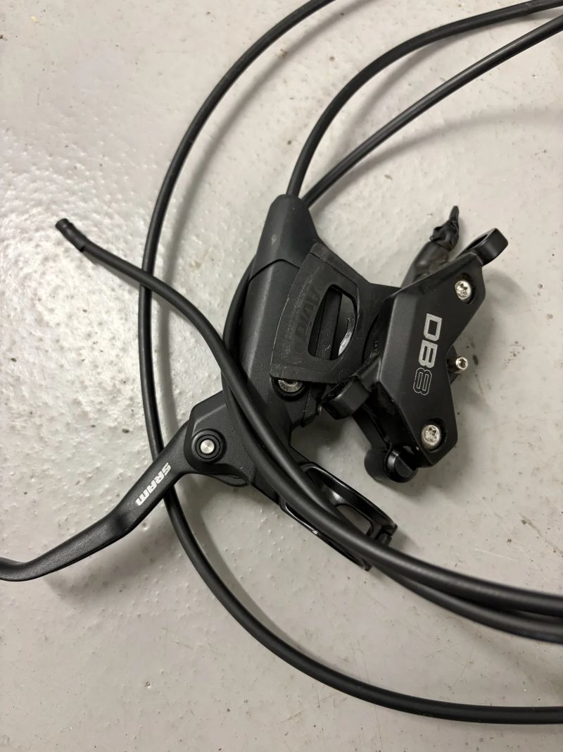 Prodam set brzd Sram DB8 + sada novych Galfren desticek