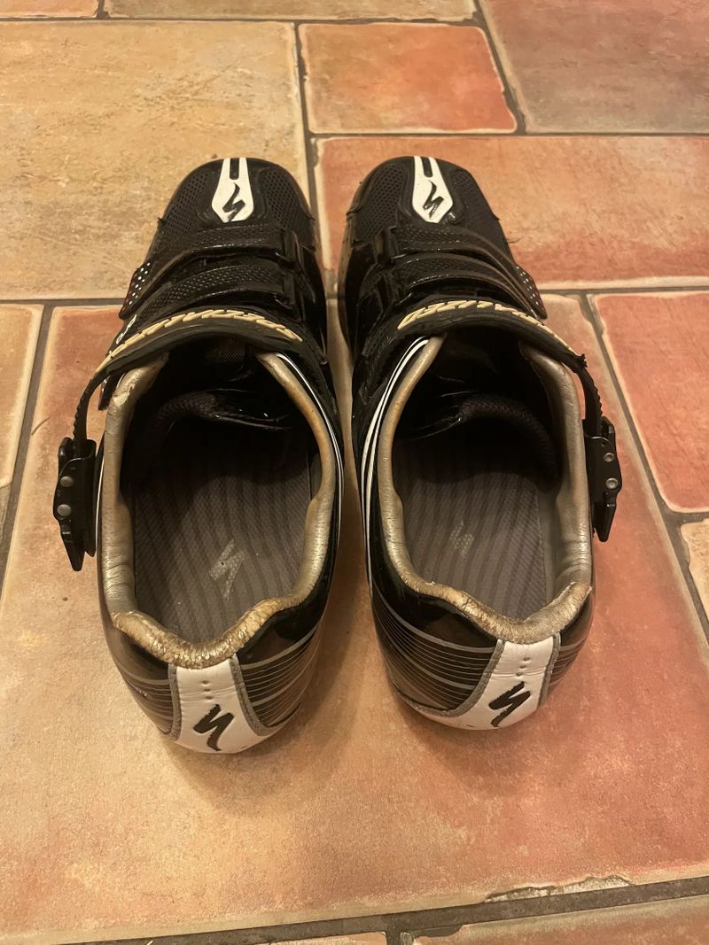 Tretry SPECIALIZED PRO Body geometry