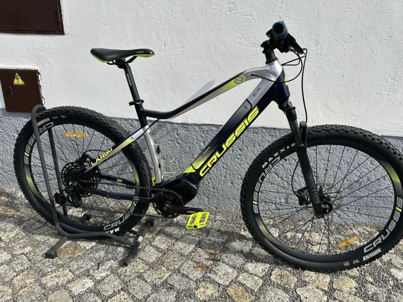 Crussis One Oli Guera 8.7 L 20'' skvělý stav, po servisu