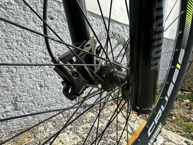 Crussis One Oli Guera 8.7 L 20'' skvělý stav, po servisu