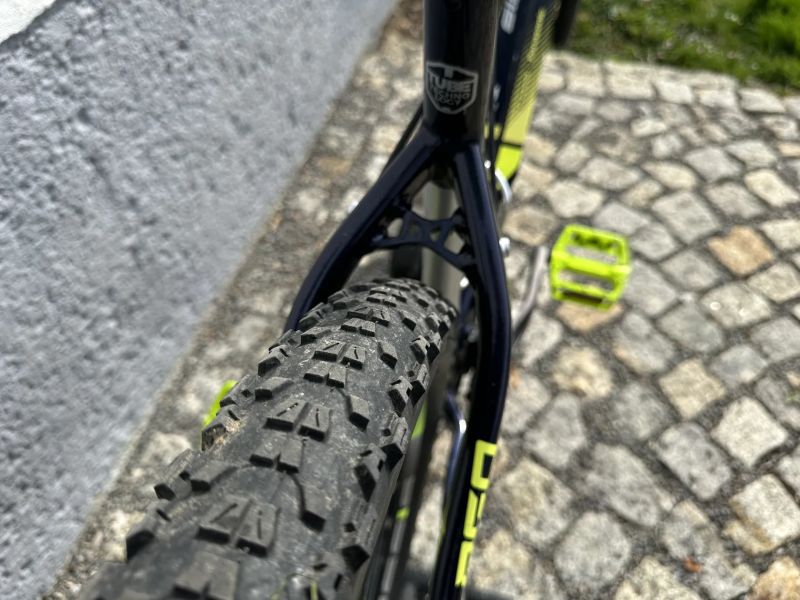 Crussis One Oli Guera 8.7 L 20'' skvělý stav, po servisu