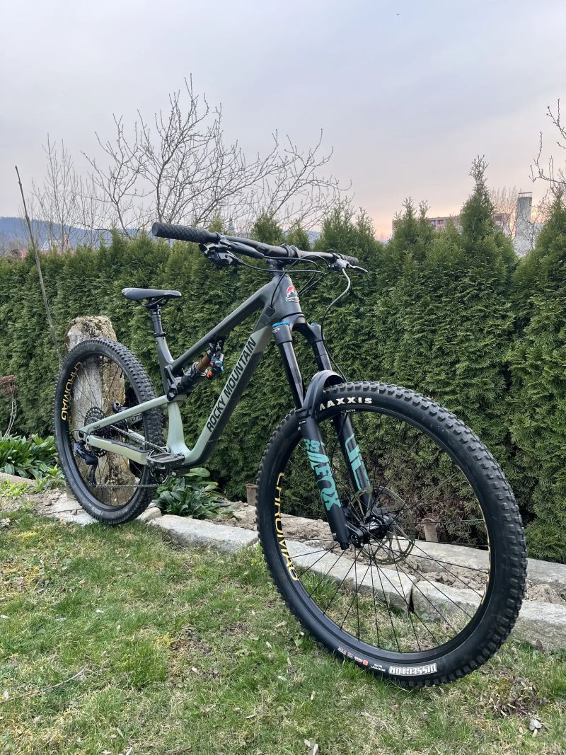Rocky Mountain Altitude 29 carbon L