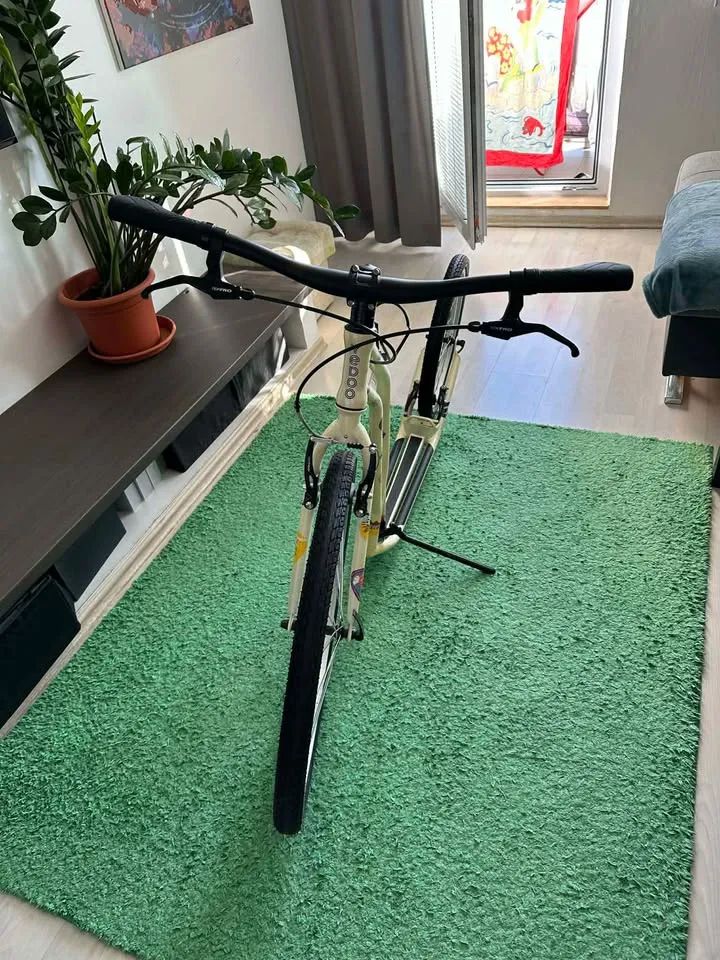 Koloběžky - Yedoo a Around The World 