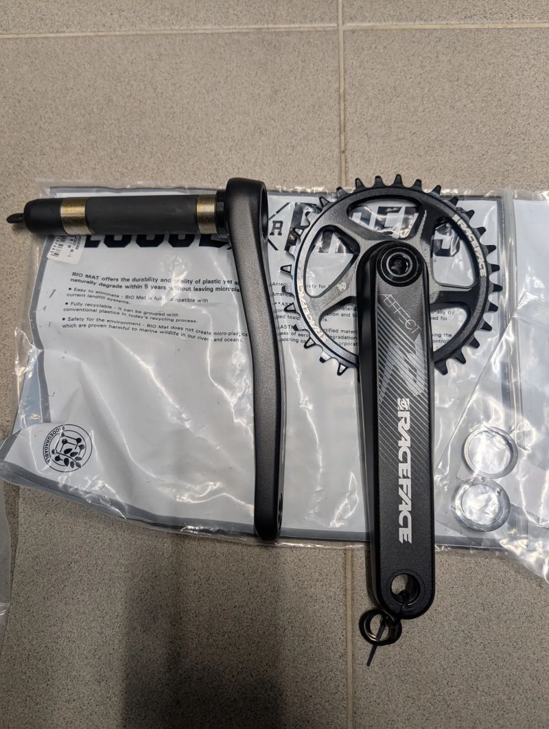 Kliky Race Face Aeffect 175mm