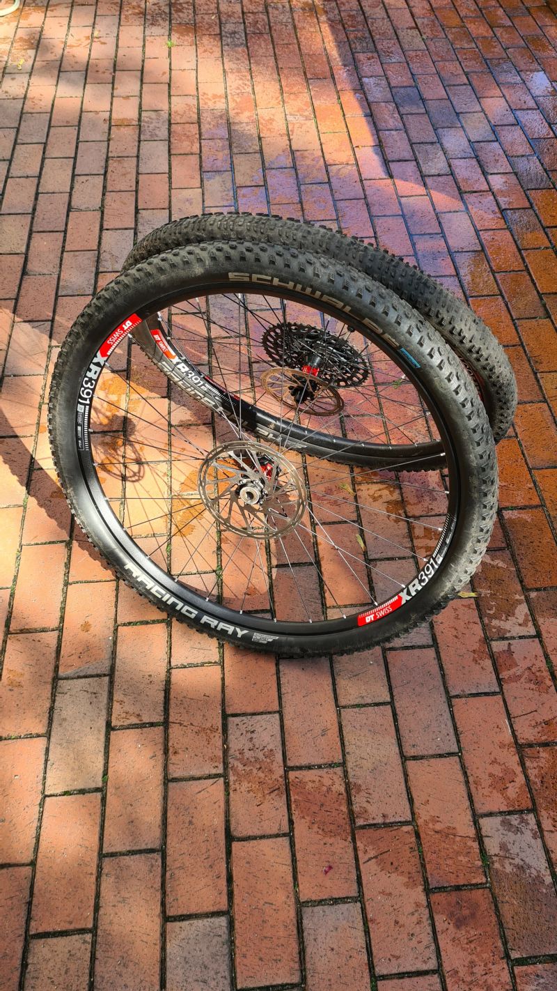 LRS, DT Swiss 240 (110/142), Predictive Steering