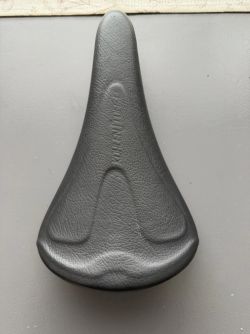 Karbonové sedlo KohlenStoff 