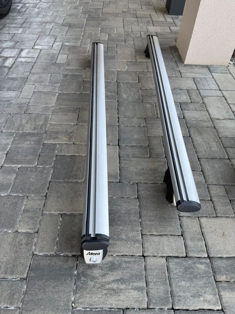 Střešní nosiče (příčníky) ATERA na Ford S-Max 5-dr. MPV 2015 – 2023 (integrované podélníky)