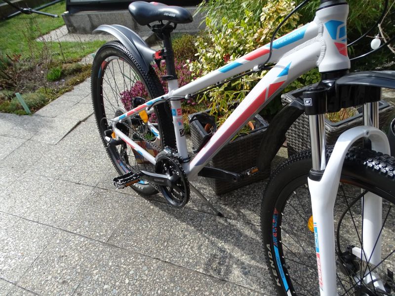 Genesis Melisa 26" Plně vybavené kolo, páčkové řazení, hydraulické brzdy...