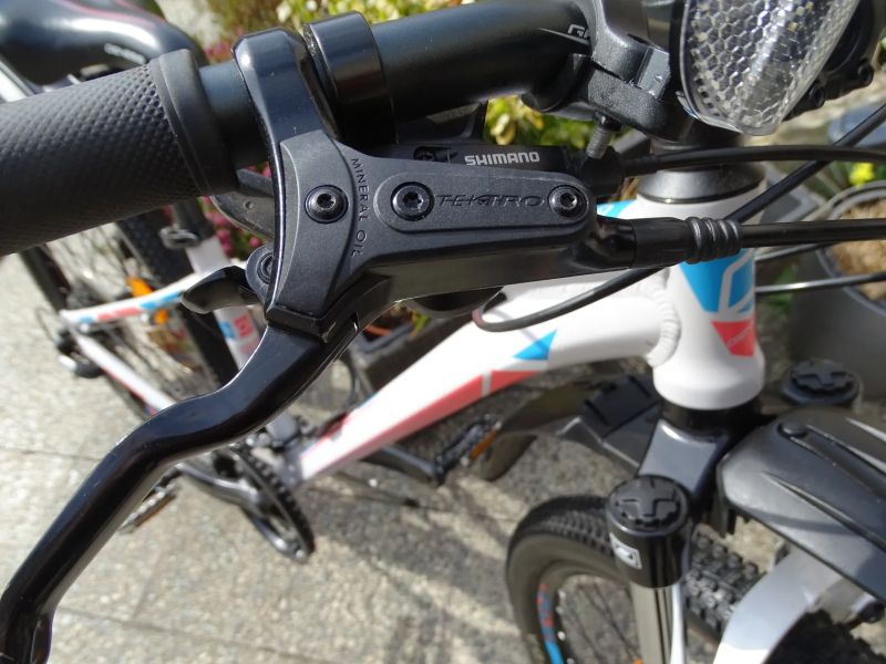 Genesis Melisa 26" Plně vybavené kolo, páčkové řazení, hydraulické brzdy...