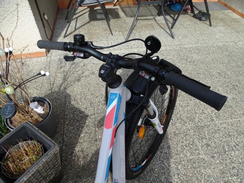 Genesis Melisa 26" Plně vybavené kolo, páčkové řazení, hydraulické brzdy...