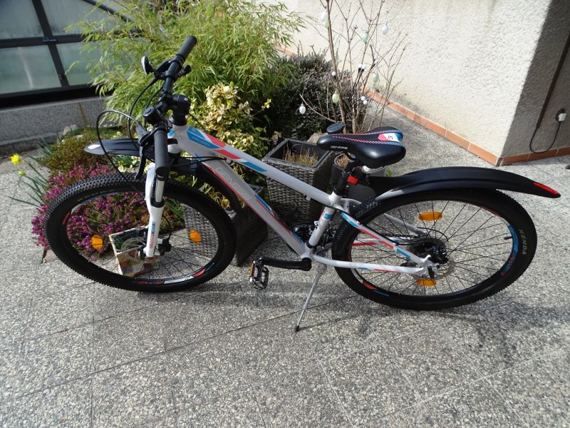 Genesis Melisa 26" Plně vybavené kolo, páčkové řazení, hydraulické brzdy...