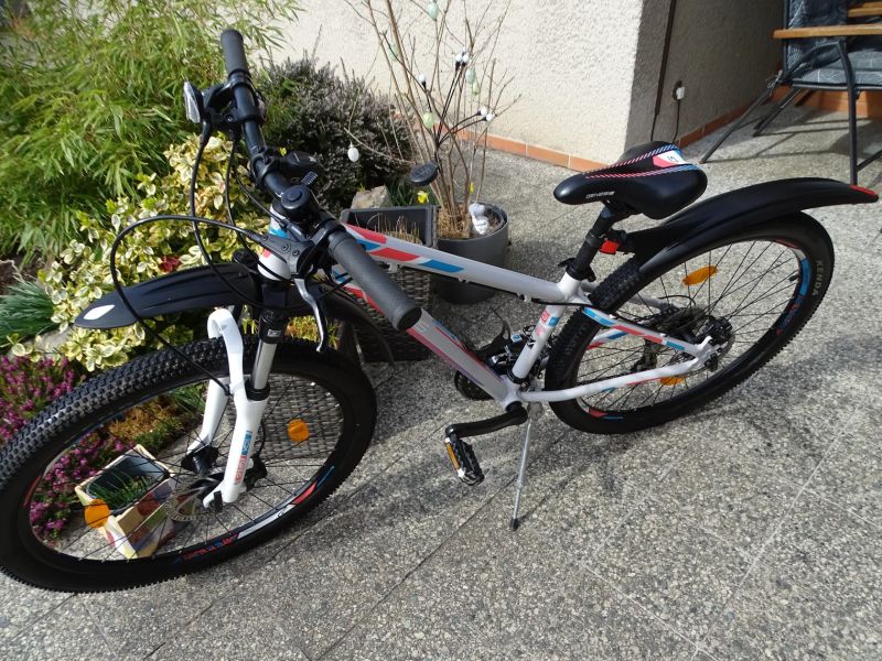 Genesis Melisa 26" Plně vybavené kolo, páčkové řazení, hydraulické brzdy...