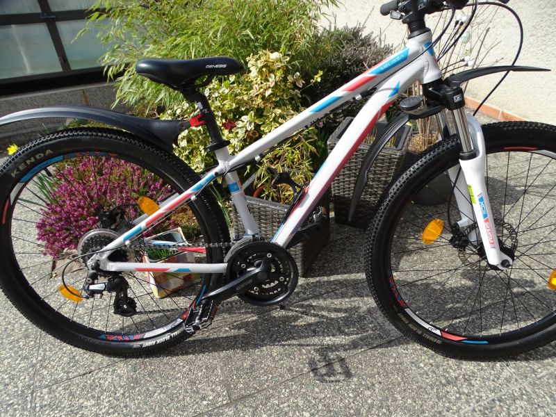 Genesis Melisa 26" Plně vybavené kolo, páčkové řazení, hydraulické brzdy...