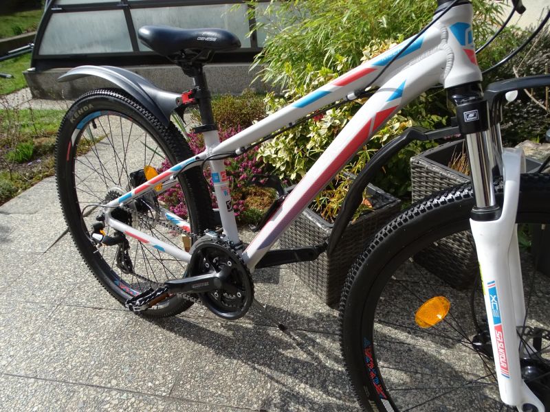 Genesis Melisa 26" Plně vybavené kolo, páčkové řazení, hydraulické brzdy...