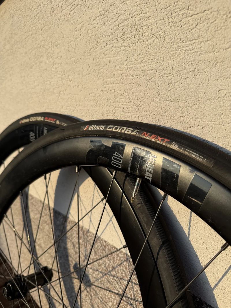 karbonová kola Fulcrum Airbeat 400 | kazeta Campagnolo 12v | ořech N3W | Vittoria Corsa N.EXT 28c