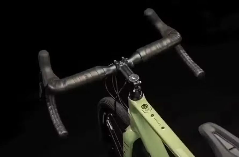 Kross Esker 8.0 půl roku starý, důvod prodeje ze zdravotních důvodů