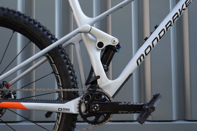 Mondraker Raze Carbon R