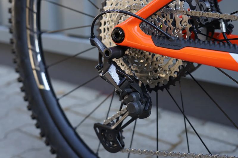 Mondraker Raze Carbon R