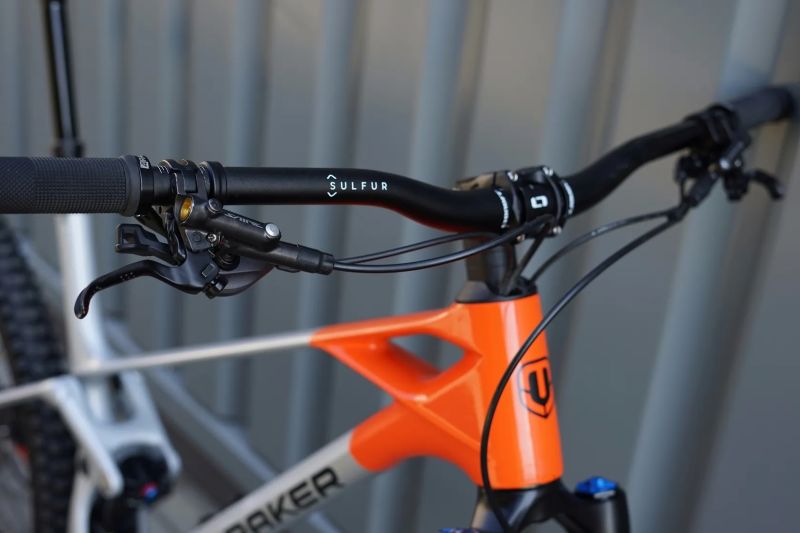 Mondraker Raze Carbon R