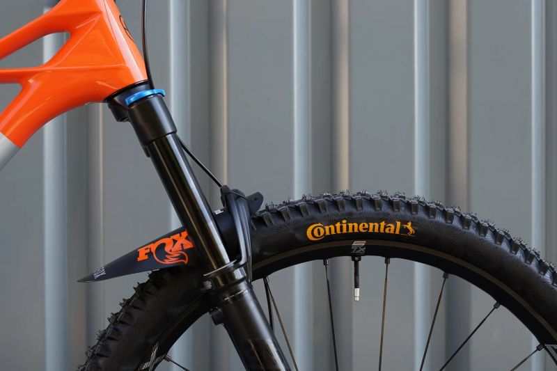 Mondraker Raze Carbon R