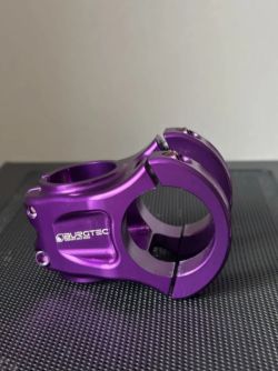 Burgtec Enduro MK3 představec Purple Rain 