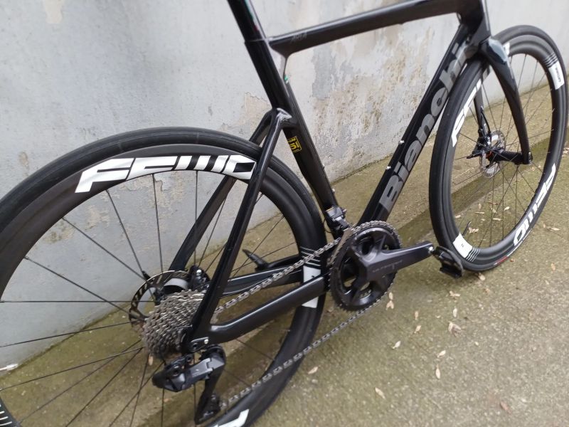 Bianchi Aria | Ultegra Di2 2x12 | FFWD karbon kola | vel. 55
