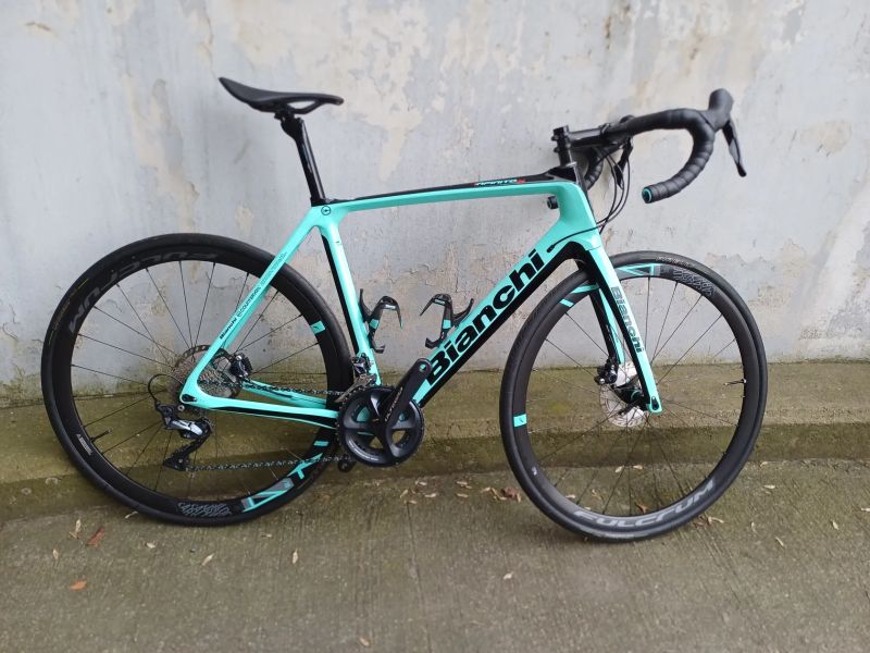 Bianchi Infinito CV Disc | Ultegra | komfortní endurance | vel. 57cm