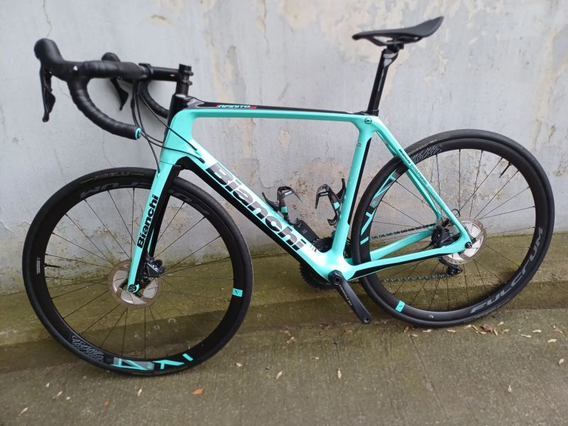 Bianchi Infinito CV Disc | Ultegra | komfortní endurance | vel. 57cm