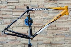 Rám Amulet 10,3 R (26-er, 19 palců)