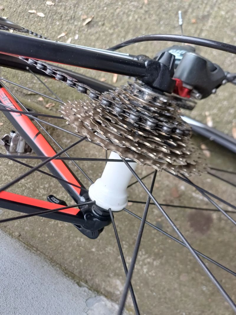 Cube ATTAIN RACE Tiagra velikost 56cm 