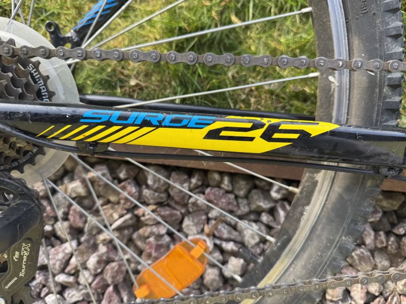 Rock Machine Surge 24