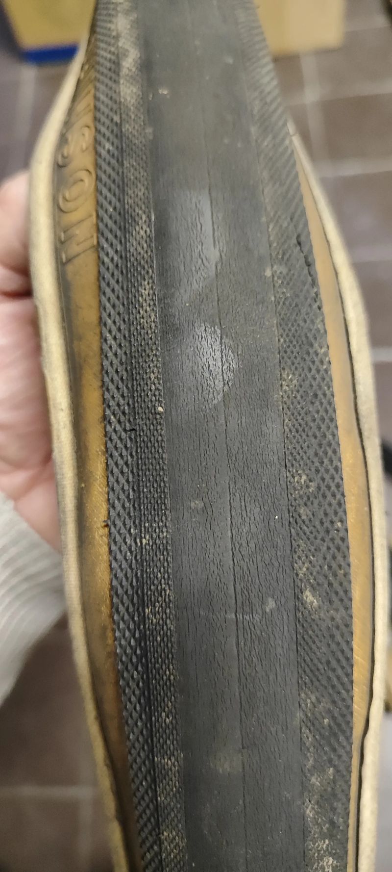 Hutchinson top slick 26x1,2 plášť nový 