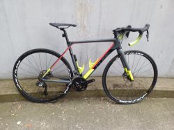 Cube Cross | GRX Di2 | karbon | univerzální stroj | vel. 53