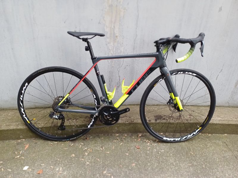 Cube Cross | GRX Di2 | karbon | univerzální stroj | vel. 53