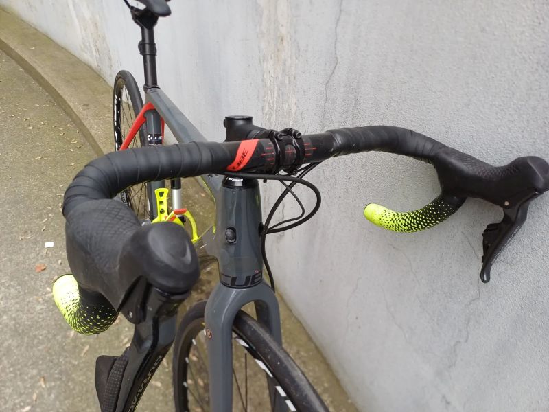 Cube Cross | GRX Di2 | karbon | univerzální stroj | vel. 53