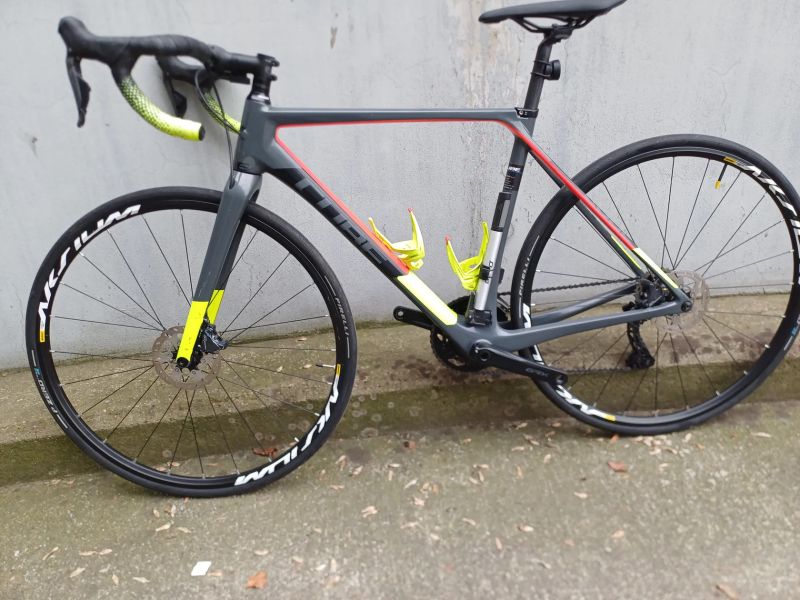 Cube Cross | GRX Di2 | karbon | univerzální stroj | vel. 53