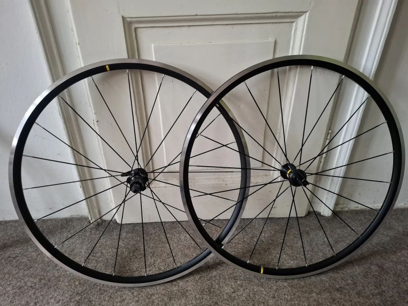 Mavic Aksium Elite Evo UST NOVE!