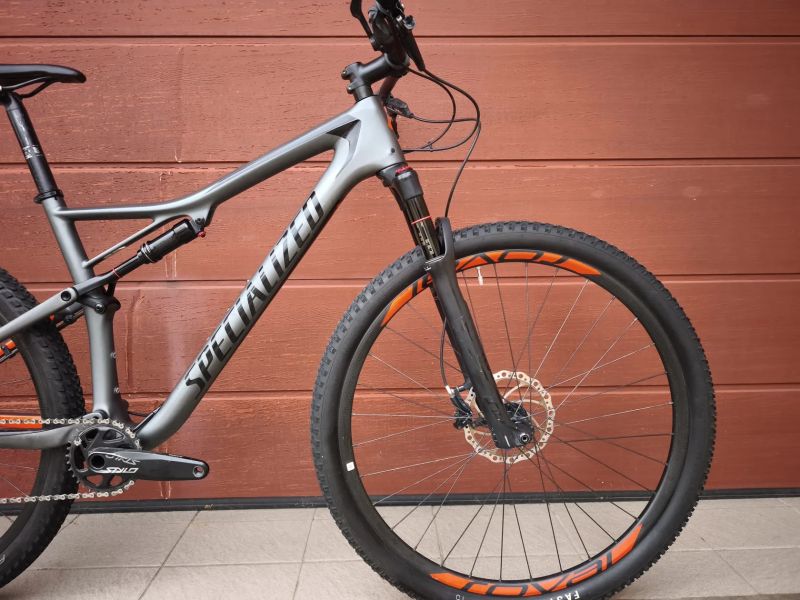 Specialized Epic L, karbonová kola Roval