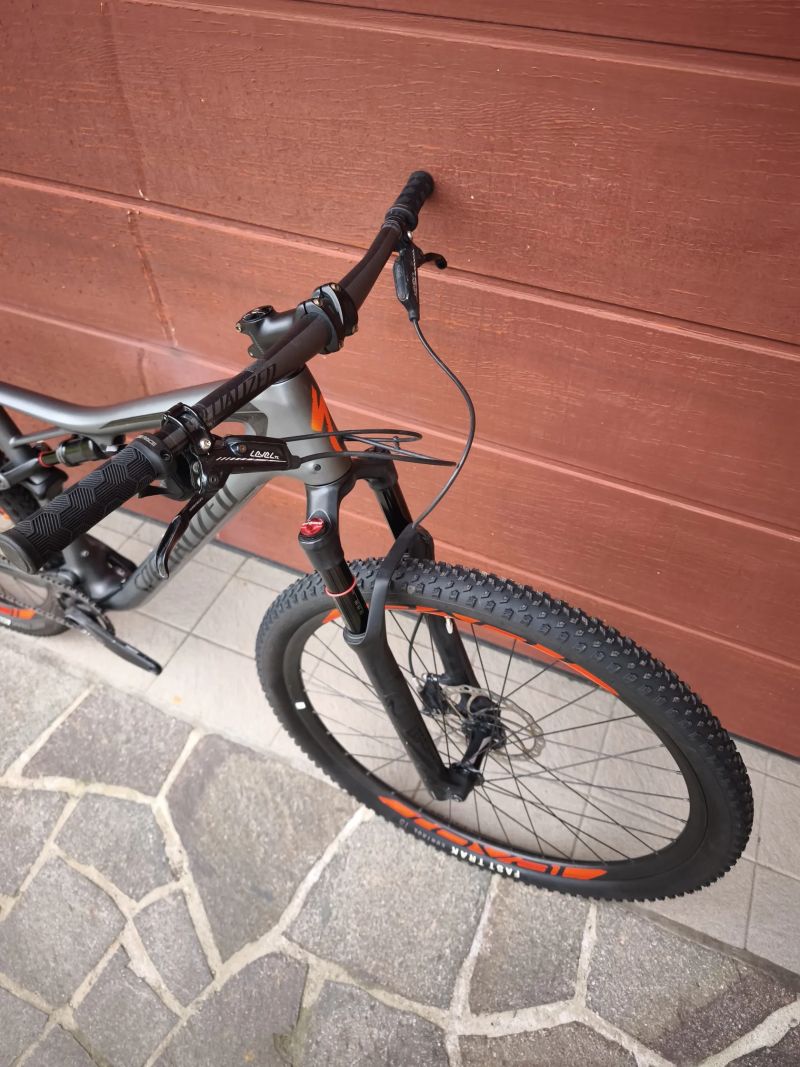 Specialized Epic L, karbonová kola Roval
